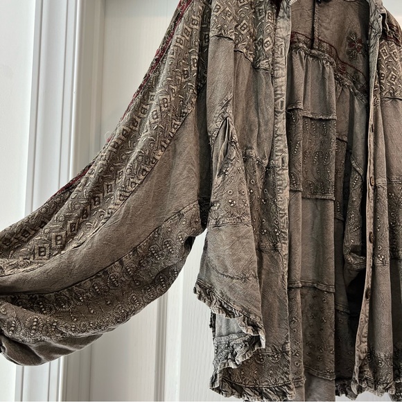 Vintage Bohemian Blouse gray billowy poet sleeves embroidery ruffle pockets - Picture 6 of 11